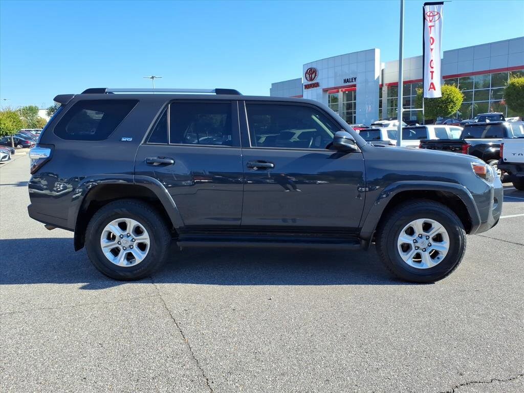 2024 Toyota 4Runner SR5 4WD photo 3
