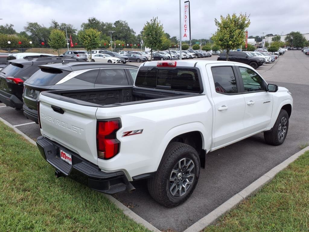 2023 Chevrolet Colorado Z71 photo 2