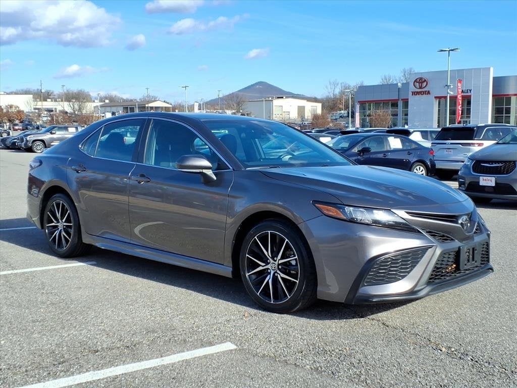 Used 2024 Toyota Camry SE Sedan
