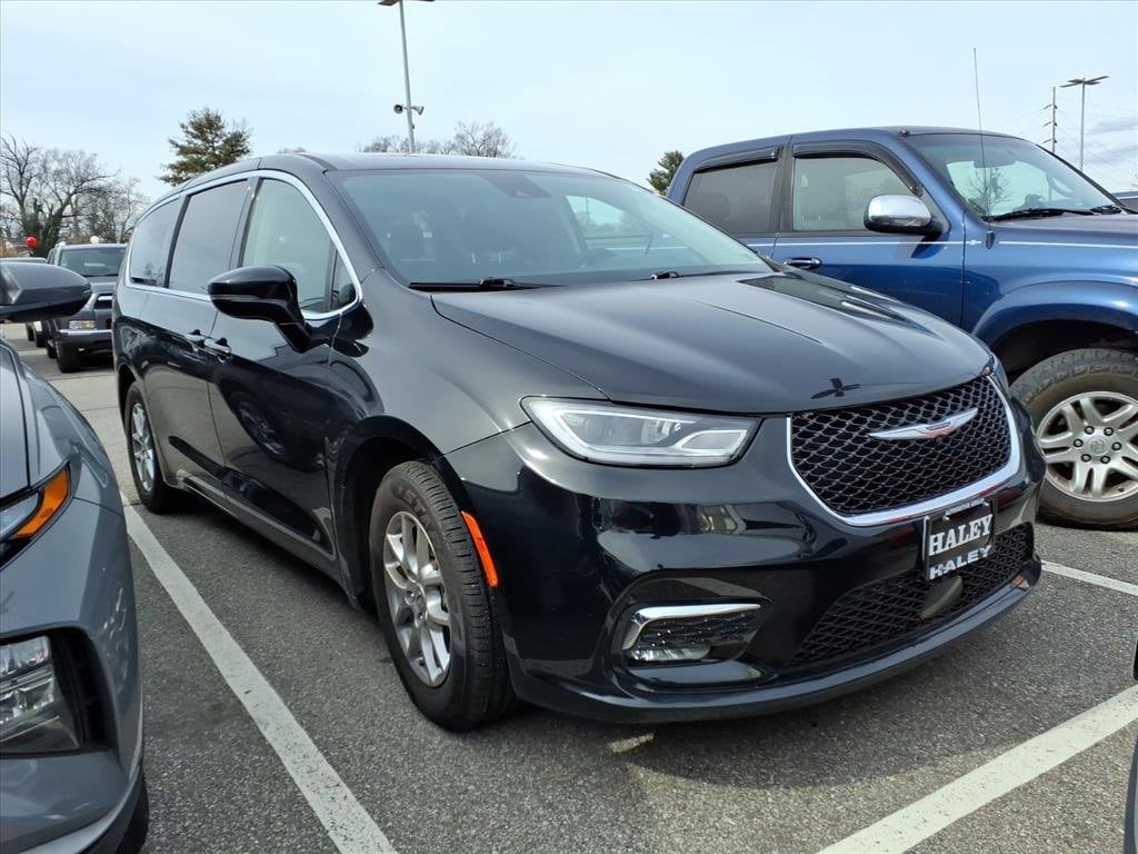 Used 2024 Chrysler Pacifica Touring L Van Passenger Van