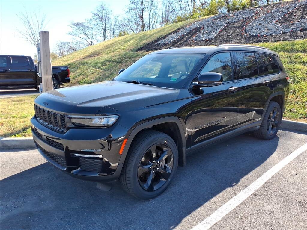 2023 Jeep Grand Cherokee Limited photo 3