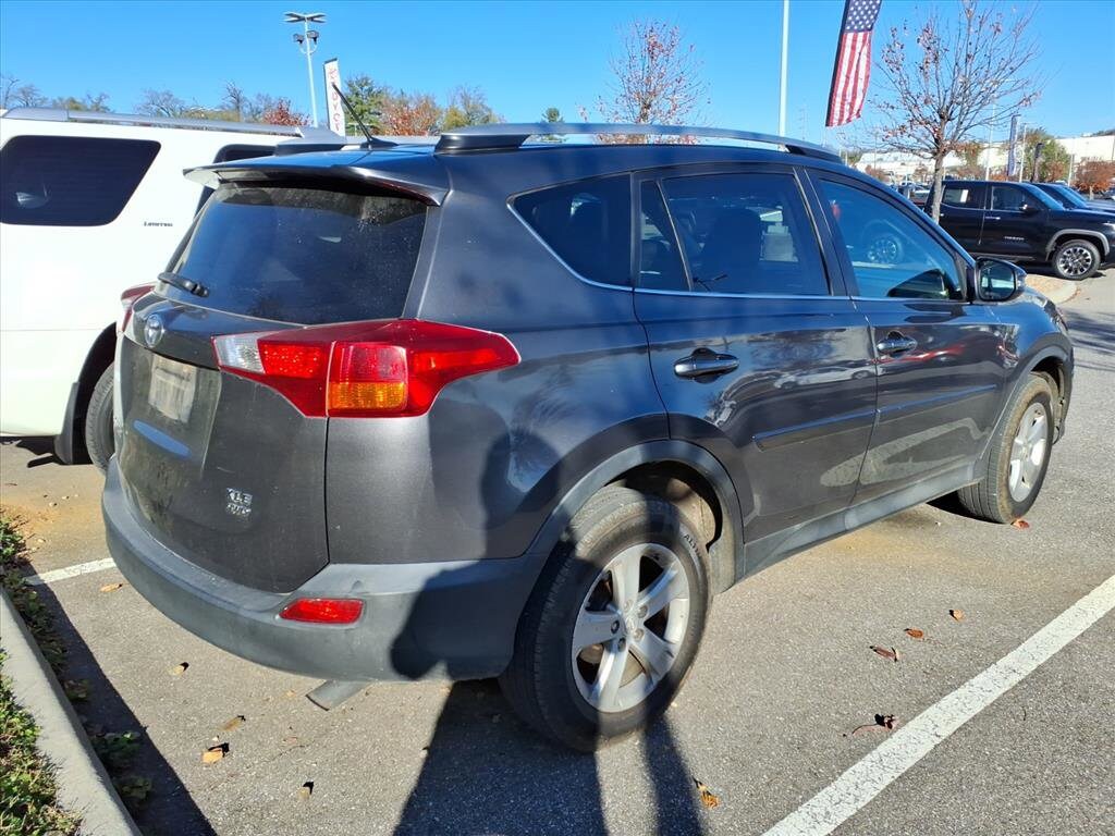 2014 Toyota RAV4 XLE photo 3