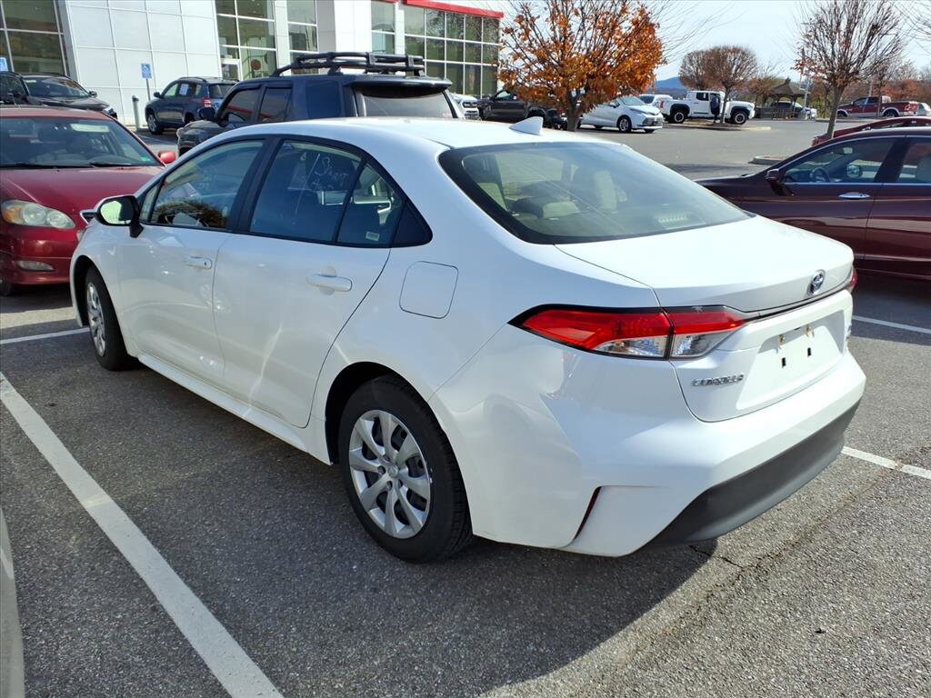 2025 Toyota Corolla Hybrid SE photo 3
