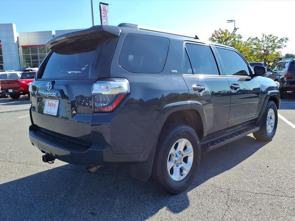 2024 Toyota 4Runner SR5 4WD photo 4