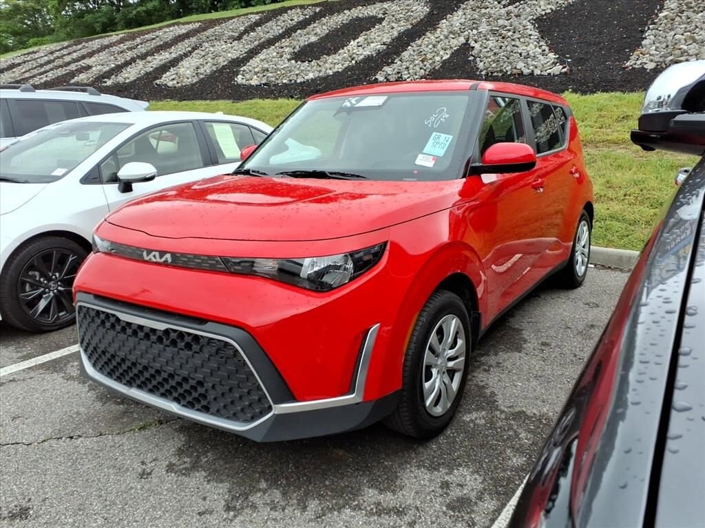 Used 2025 Kia Soul LX Hatchback