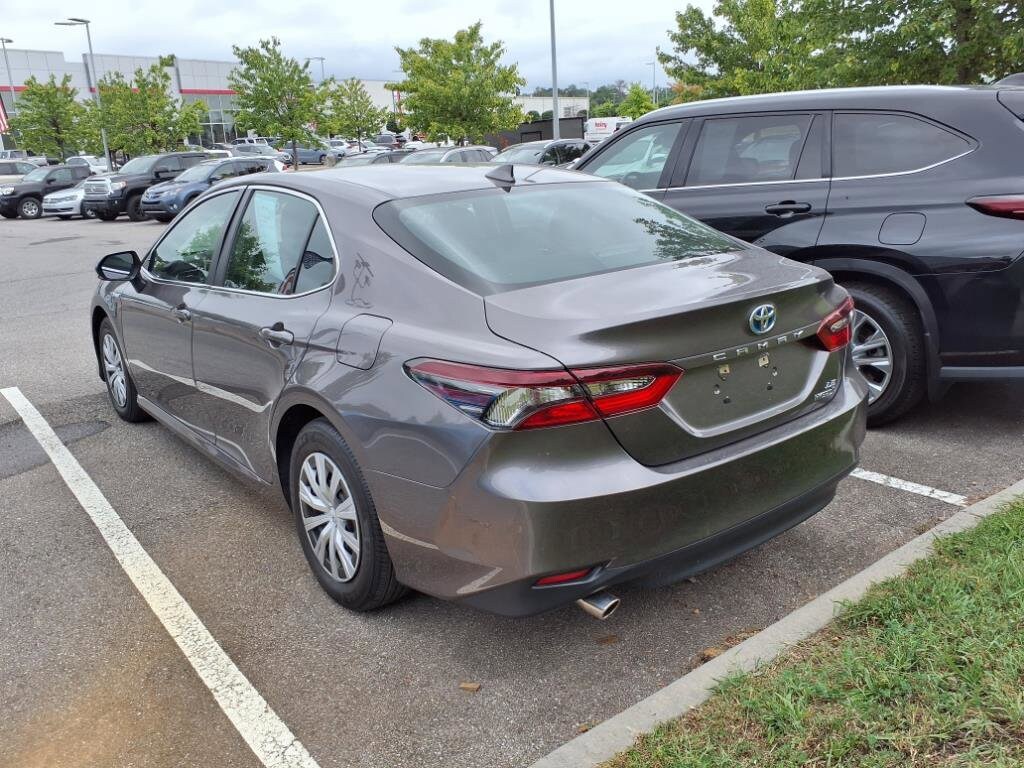 2021 Toyota Camry Hybrid LE photo 3