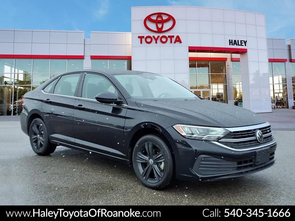 Used 2023 Volkswagen Jetta SE Sedan