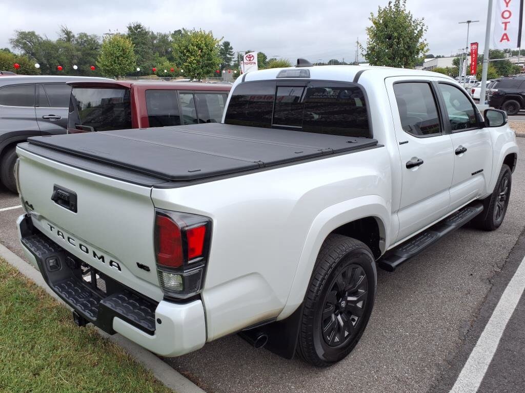 2023 Toyota Tacoma Limited Double Cab V6 photo 2