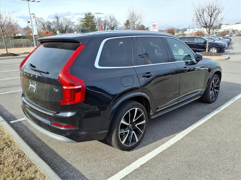 Used 2022 Volvo XC90 Momentum SUV