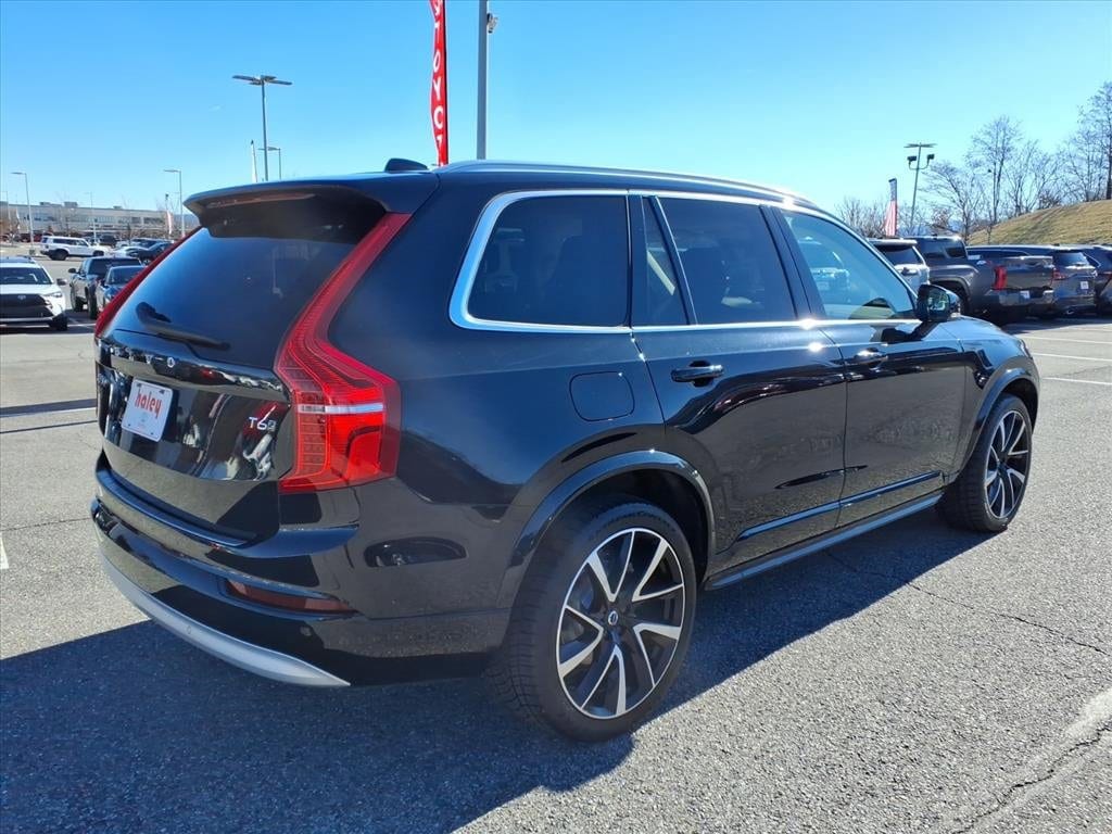 Used 2022 Volvo XC90 Momentum SUV