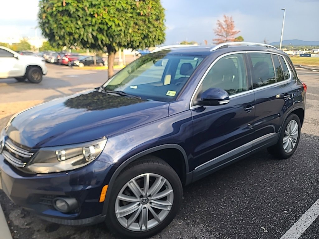 2012 Volkswagen Tiguan SE photo 2