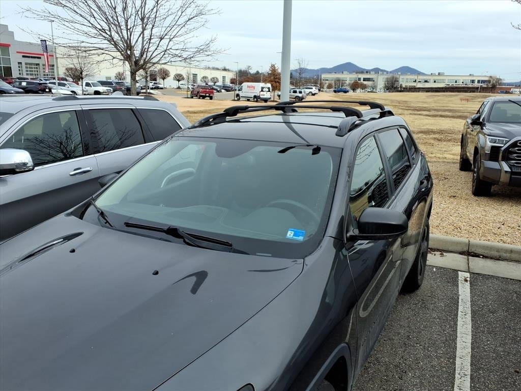 Used 2017 Jeep Cherokee Altitude SUV