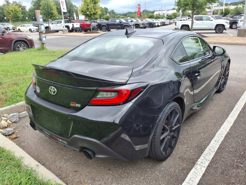 2024 Toyota GR86 Premium photo 2