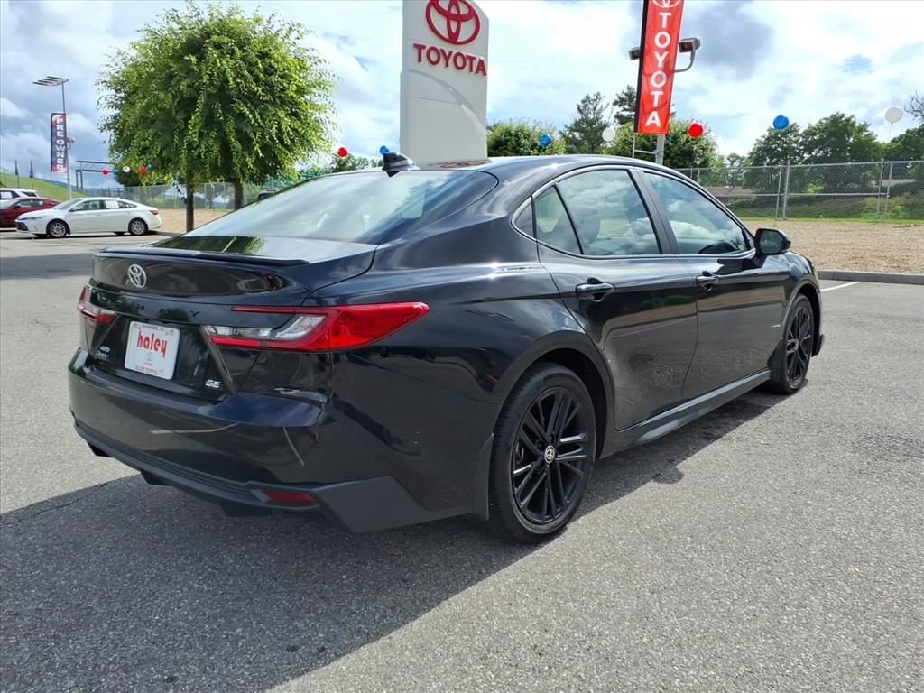 Certified 2025 Toyota Camry SE Sedan