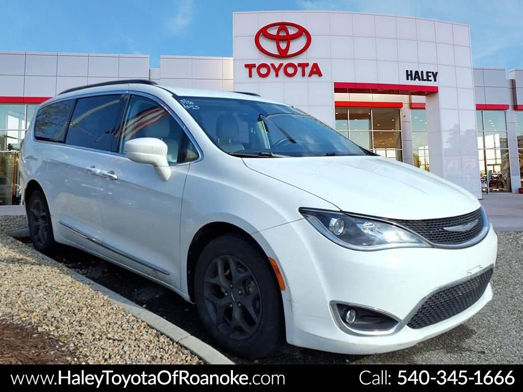 Used 2017 Chrysler Pacifica Touring-L Van