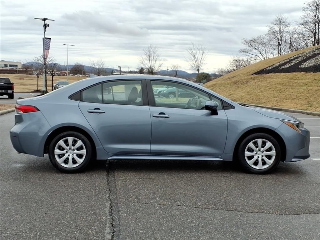 Used 2022 Toyota Corolla LE Sedan