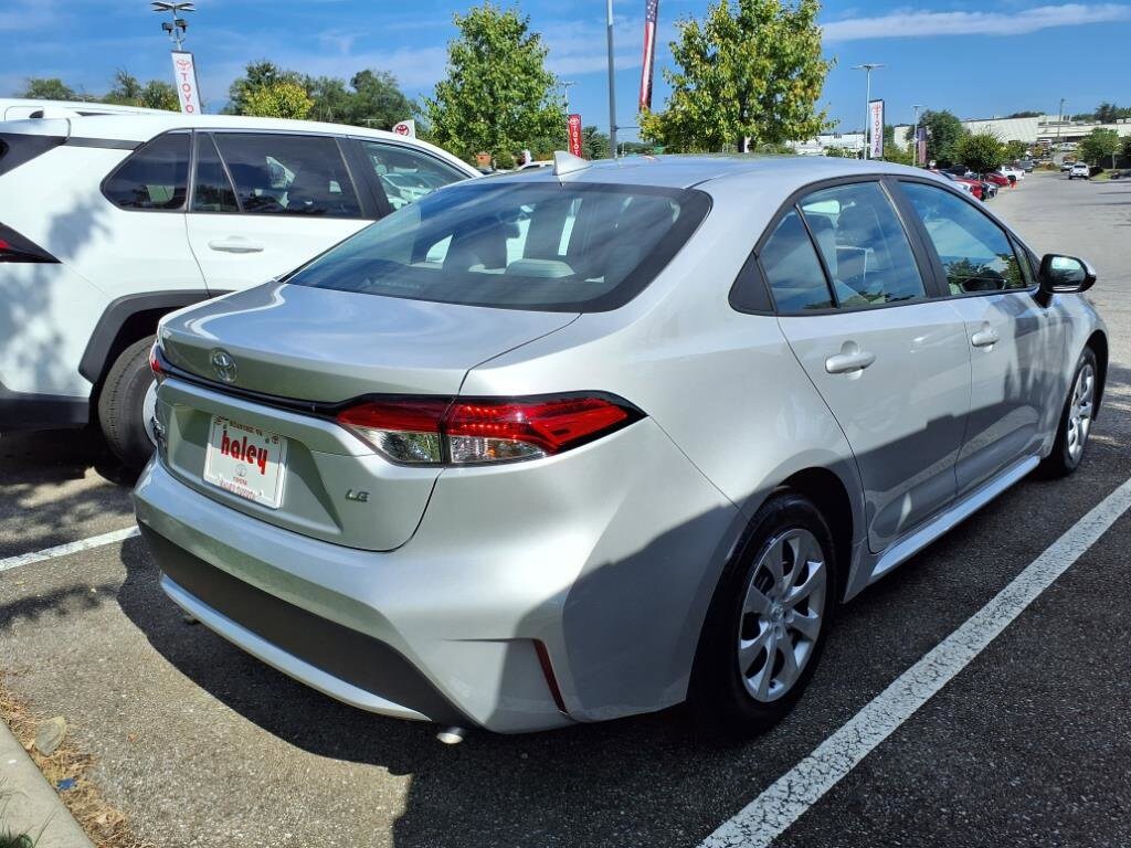 2020 Toyota Corolla LE photo 2