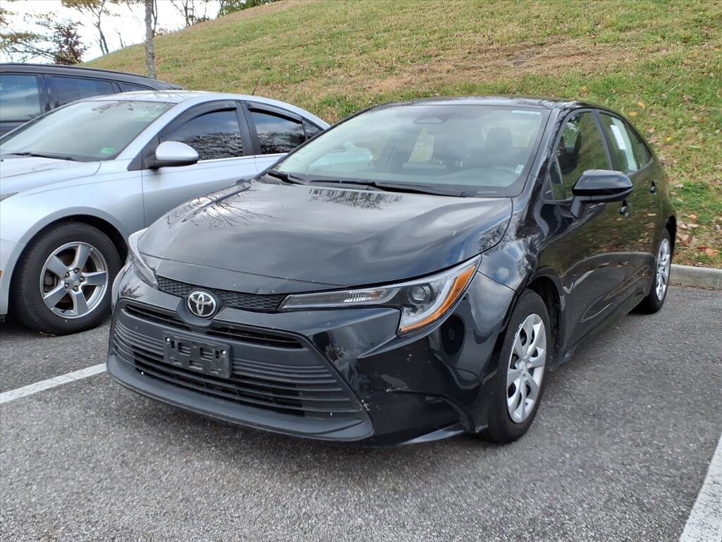 2024 Toyota Corolla LE photo 2