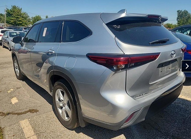 2021 Toyota Highlander L photo 3