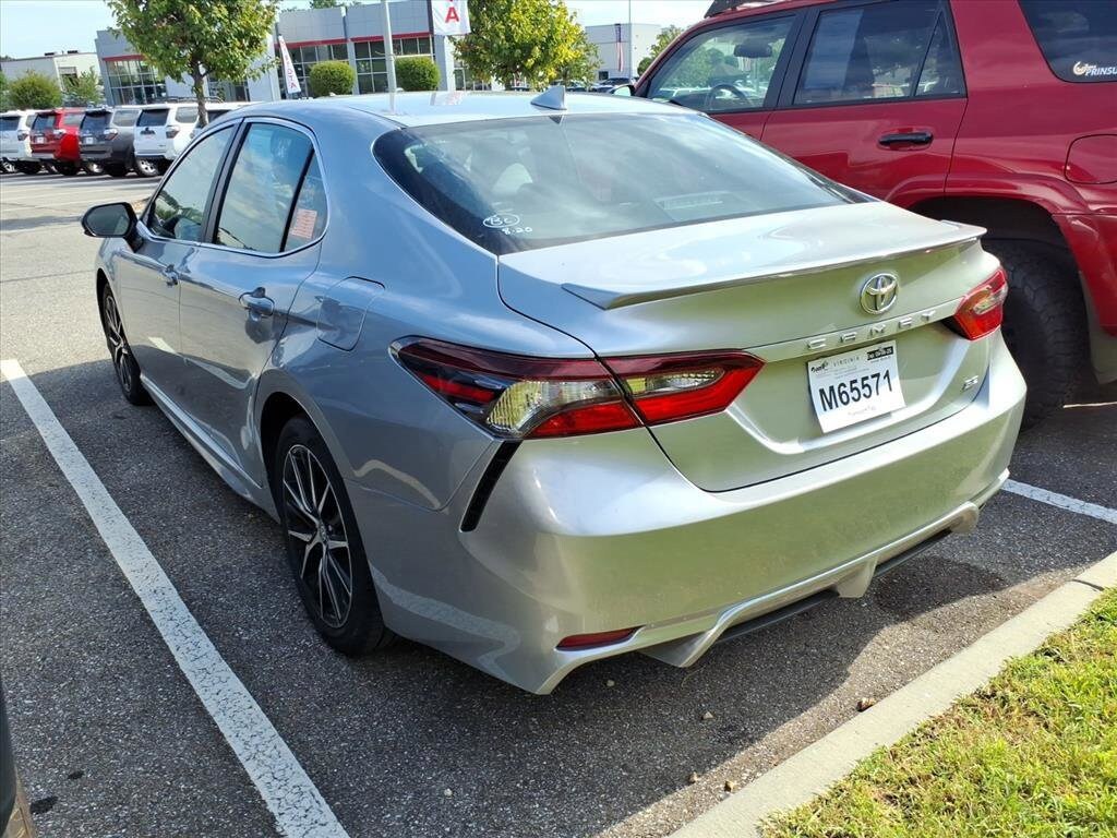 2024 Toyota Camry SE photo 3