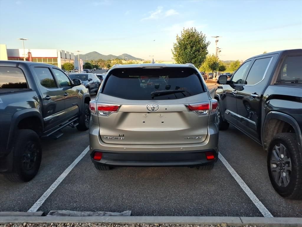 Used 2016 Toyota Highlander Limited Platinum SUV