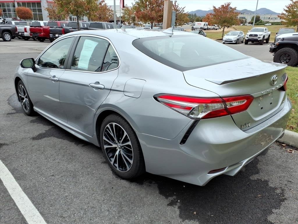 Used 2019 Toyota Camry SE Sedan