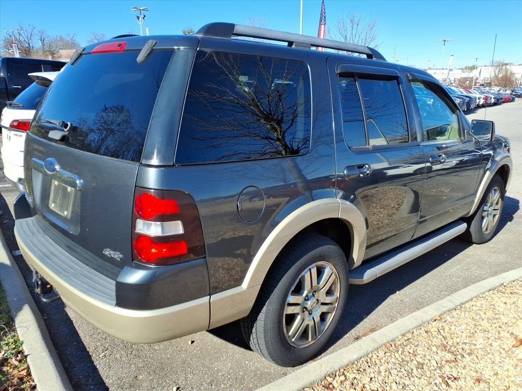 2010 Ford Explorer Eddie Bauer photo 4