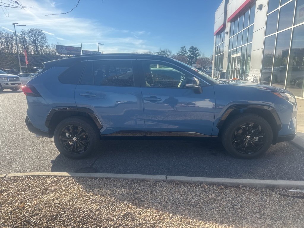 2025 Toyota RAV4 Hybrid XSE photo 3