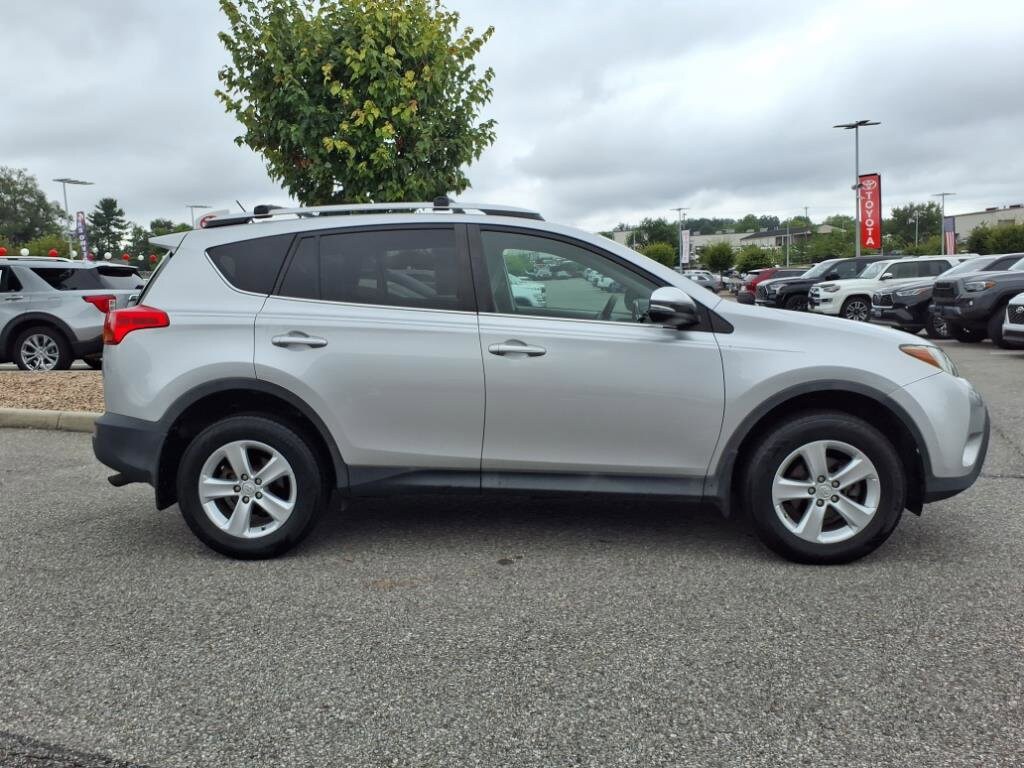 2013 Toyota RAV4 XLE photo 3