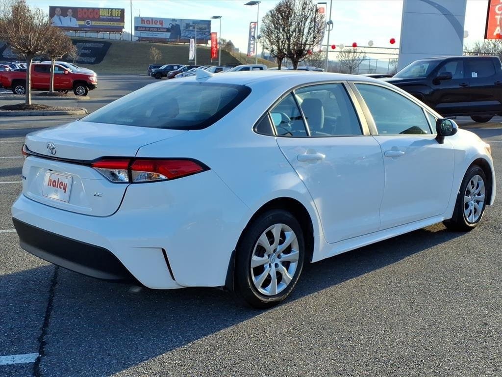 Used 2024 Toyota Corolla LE Sedan