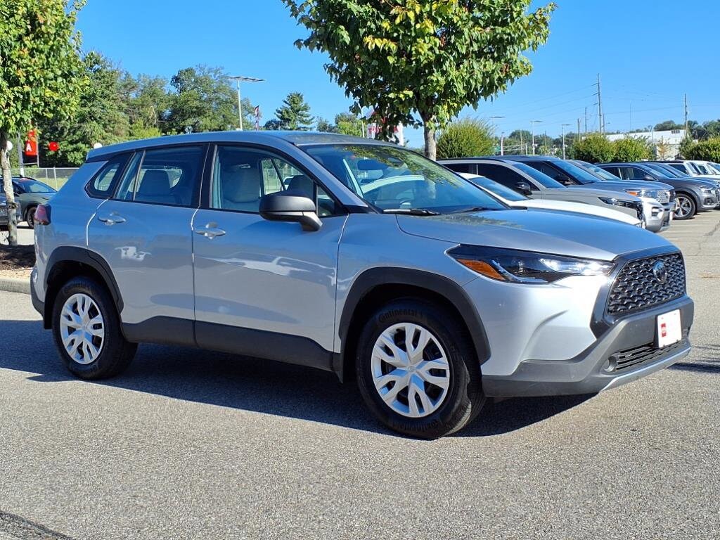 2025 Toyota Corolla Cross L photo 2