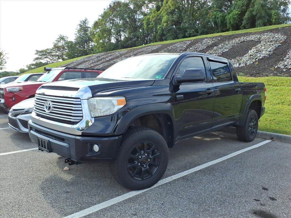 2015 Toyota Tundra SR5 CrewMax photo 4