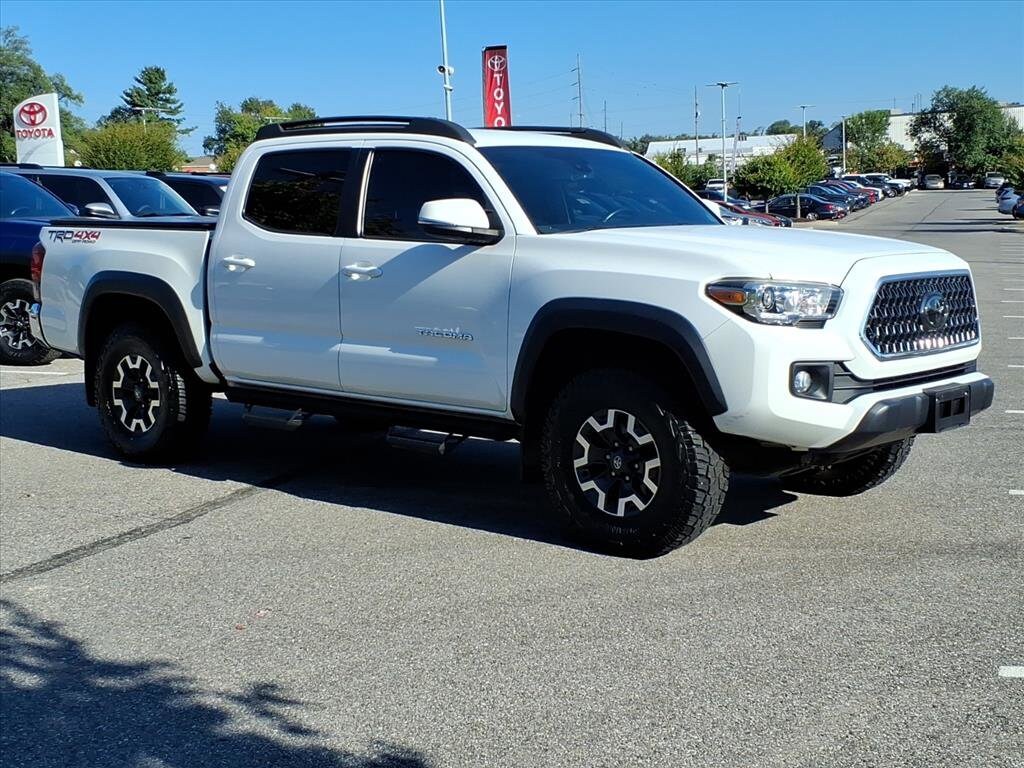 2018 Toyota Tacoma TRD 4x4 photo 2