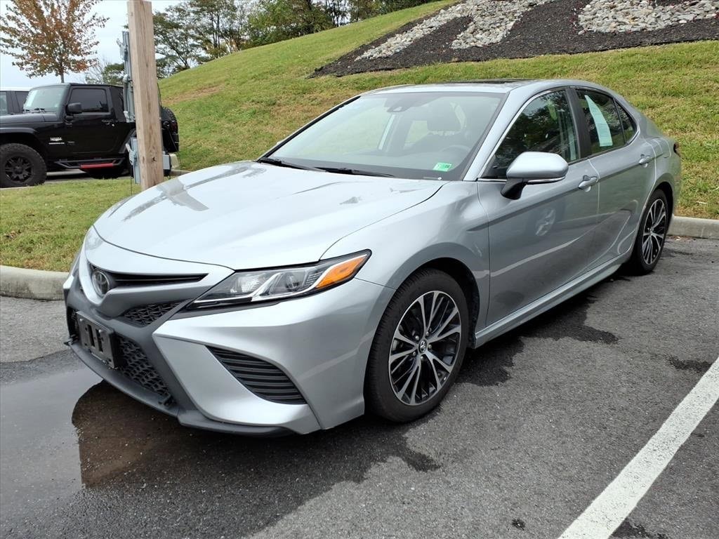Used 2019 Toyota Camry SE Sedan
