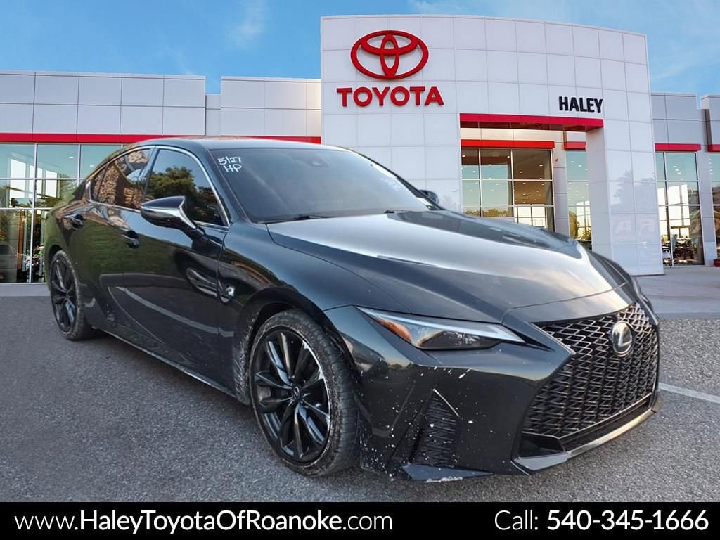 2023 Lexus IS