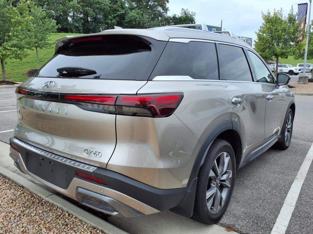 2022 Infiniti QX60 Luxe AWD photo 2