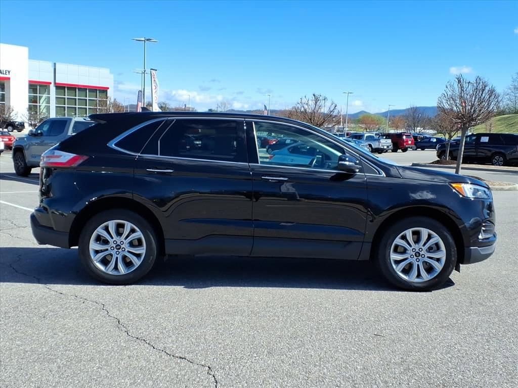 Used 2024 Ford Edge Titanium SUV