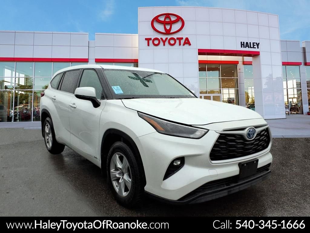 Used 2023 Toyota Highlander Hybrid LE SUV