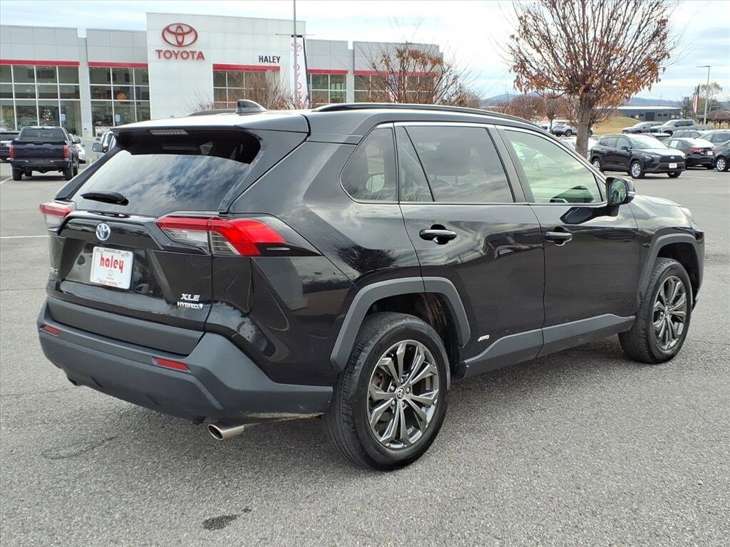 2022 Toyota RAV4 Hybrid XLE Premium photo 3