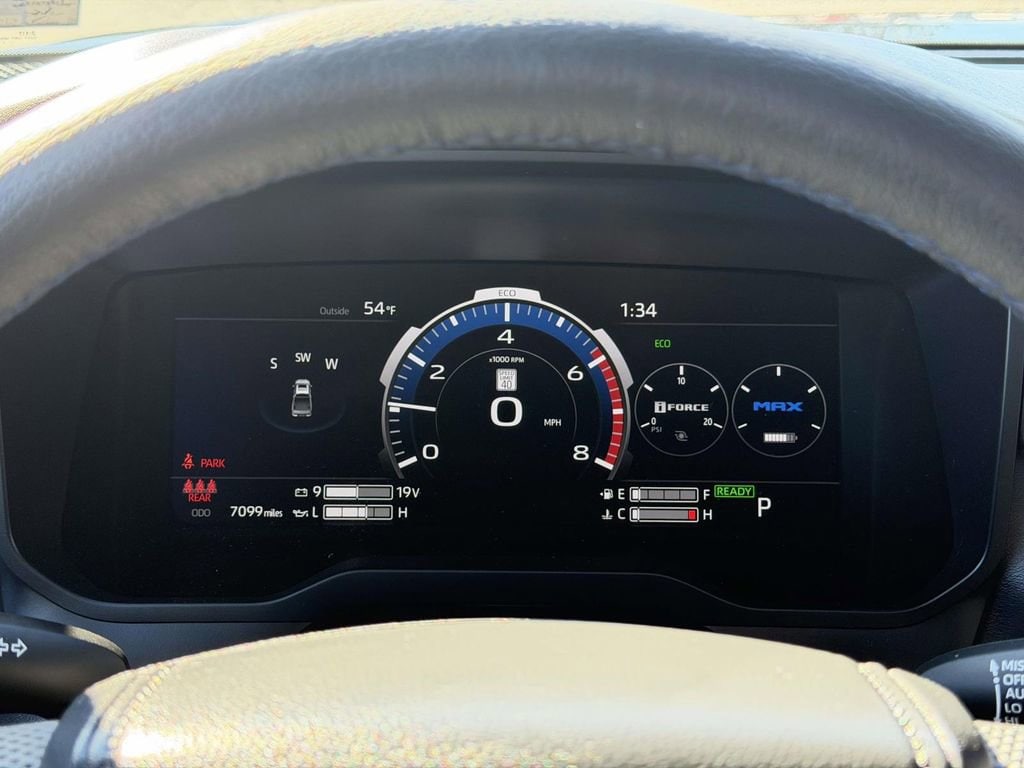 2025 Toyota Tundra Platinum - Photo 11