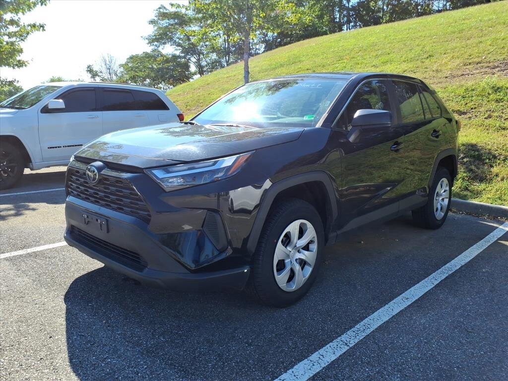 2024 Toyota RAV4 LE photo 4
