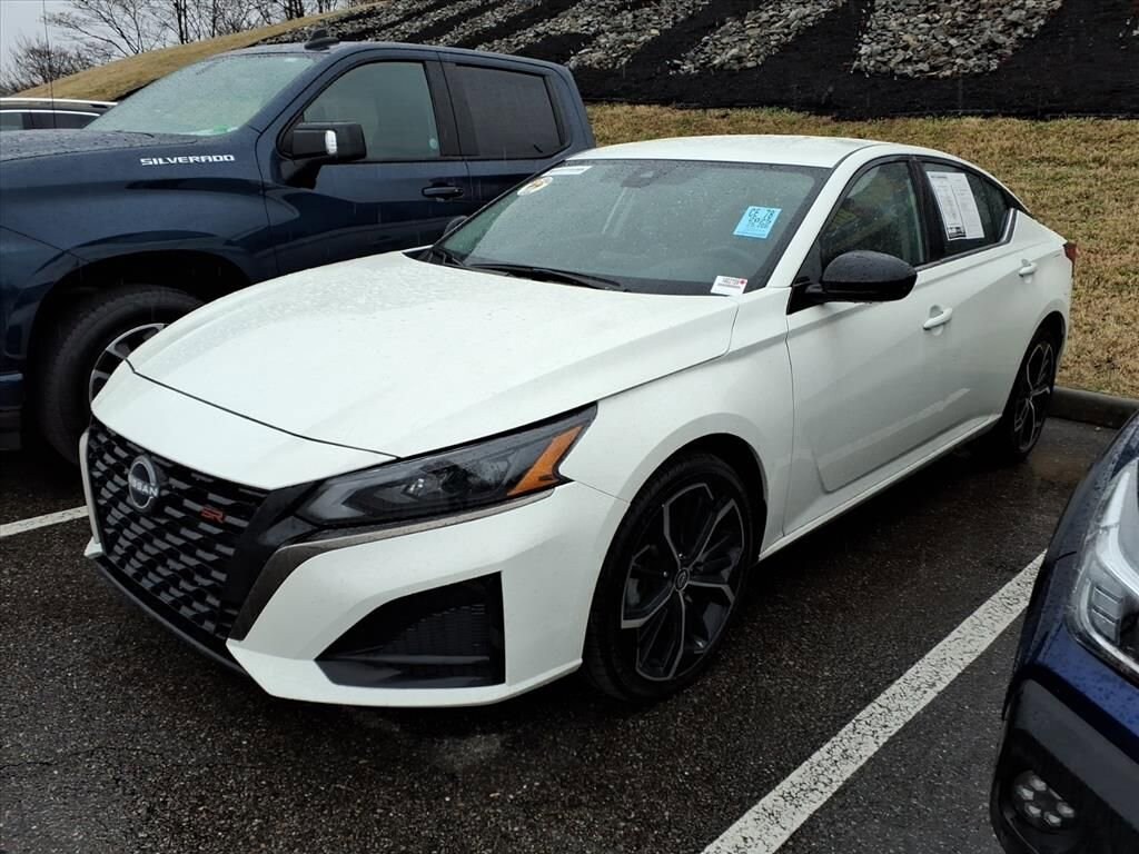 Used 2025 Nissan Altima SR Sedan