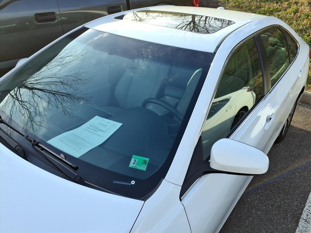 2017 Toyota Camry SE photo 3