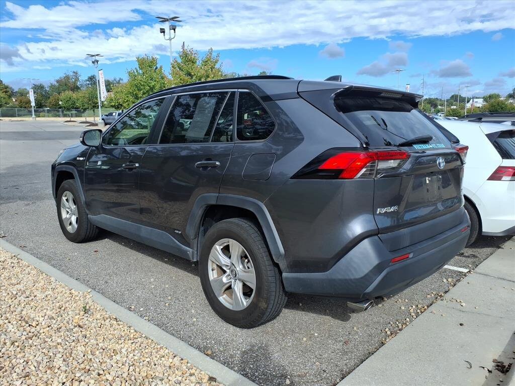 2019 Toyota RAV4 Hybrid XLE photo 2