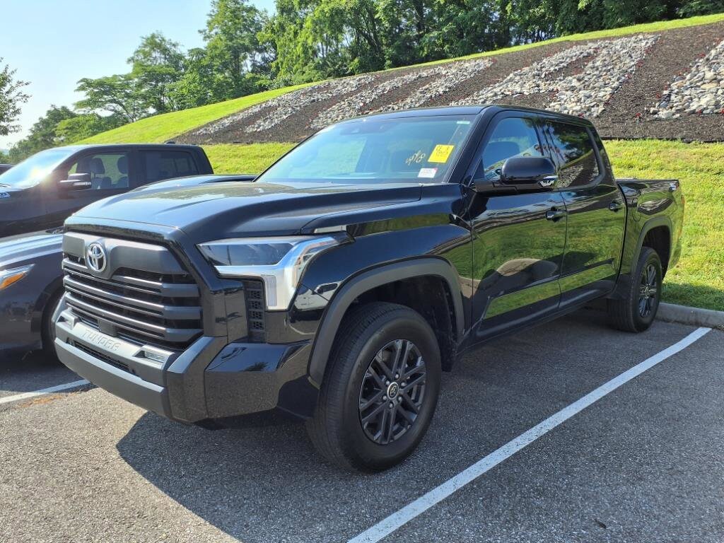 2024 Toyota Tundra SR5 CrewMax photo 4