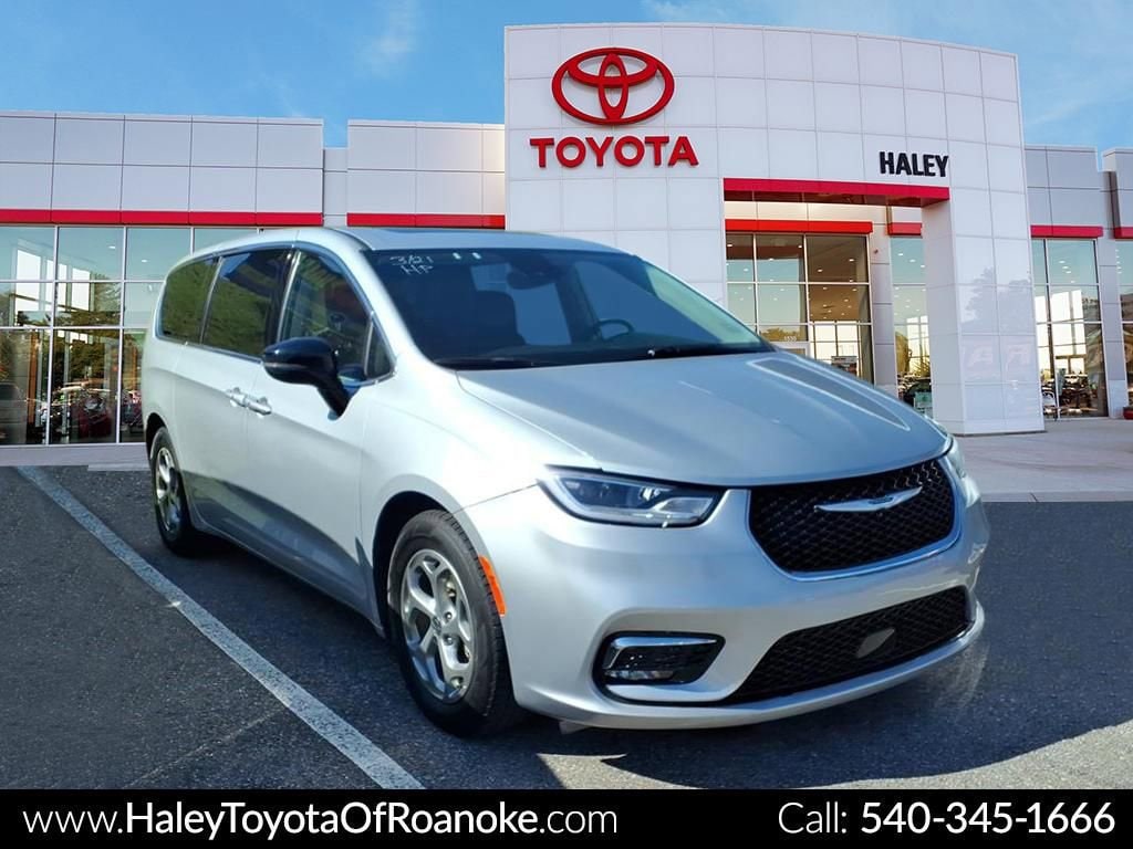 Used 2024 Chrysler Pacifica Limited Van Passenger Van