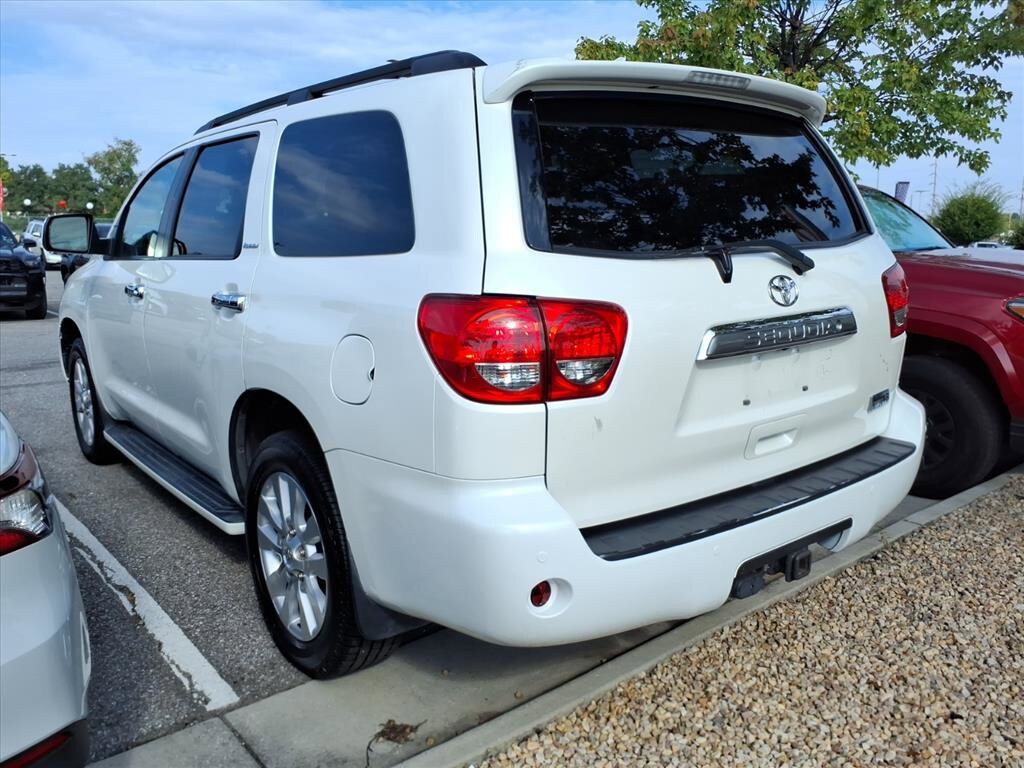 2017 Toyota Sequoia Platinum photo 3