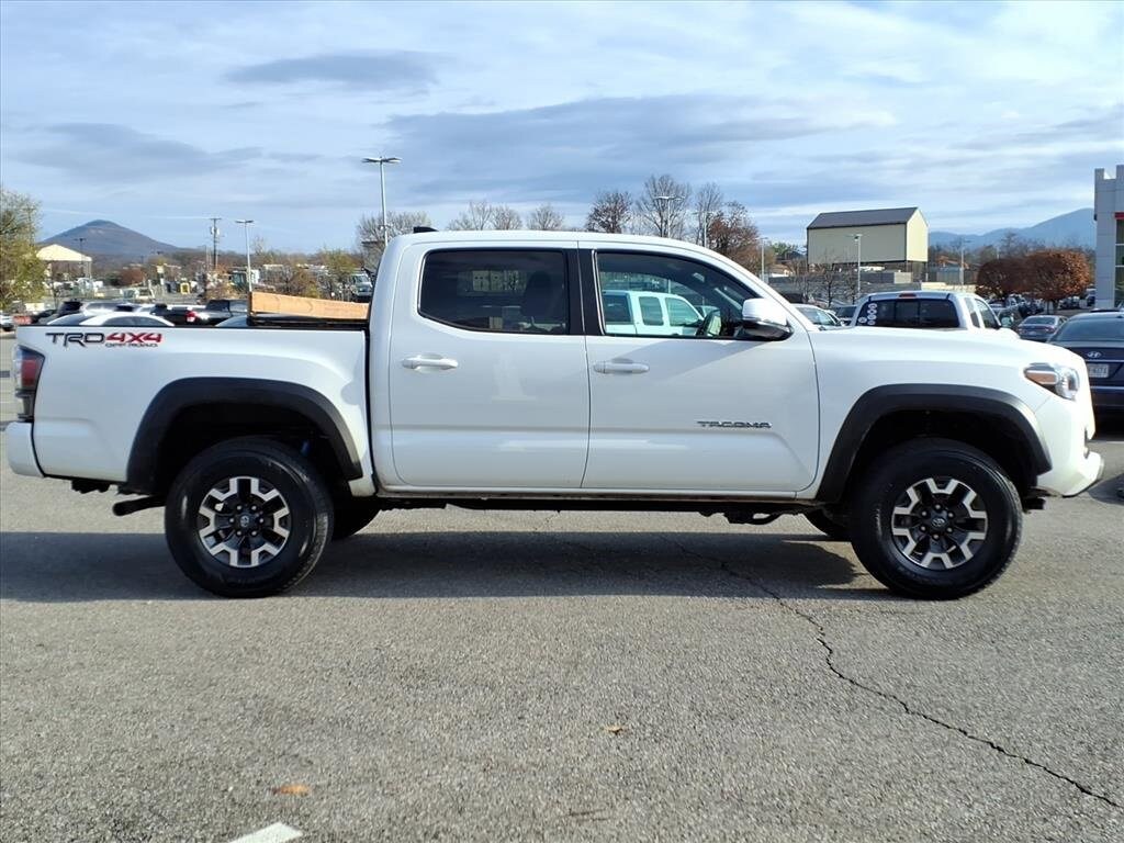 2023 Toyota Tacoma TRD Double Cab photo 3
