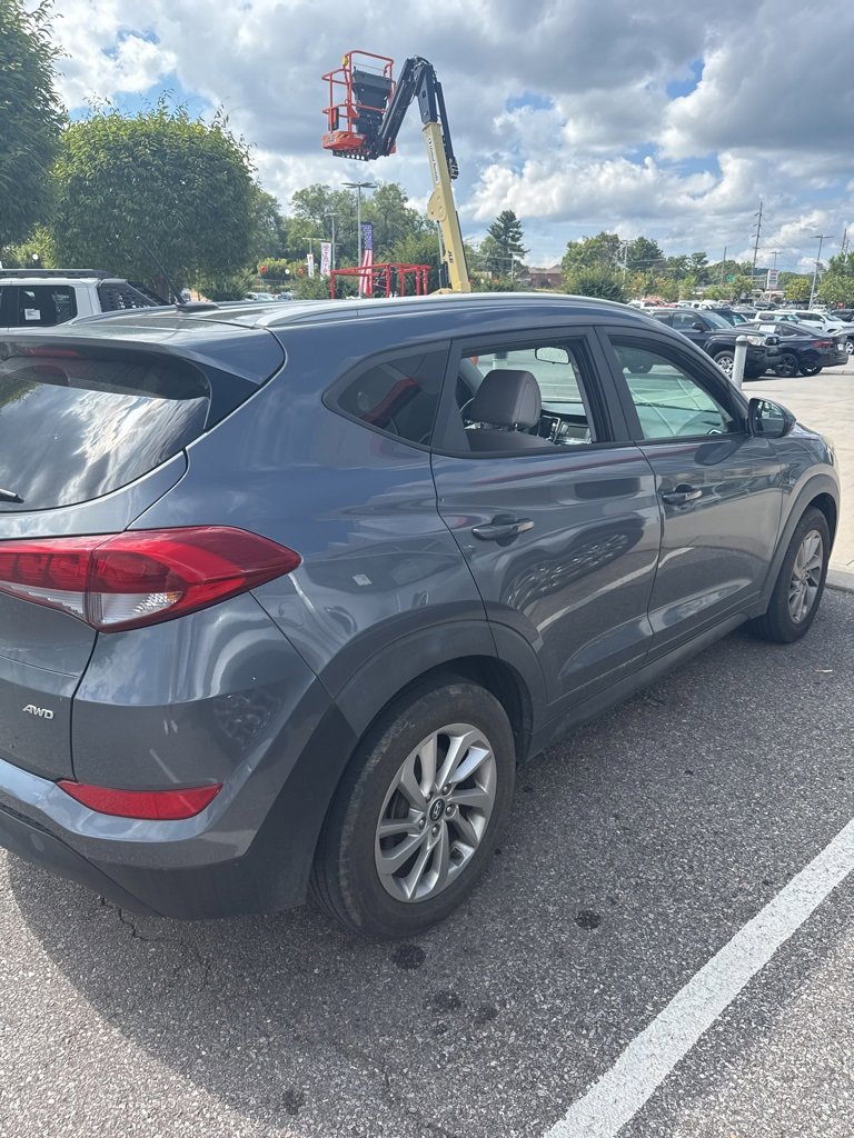 2016 Hyundai Tucson SE photo 3