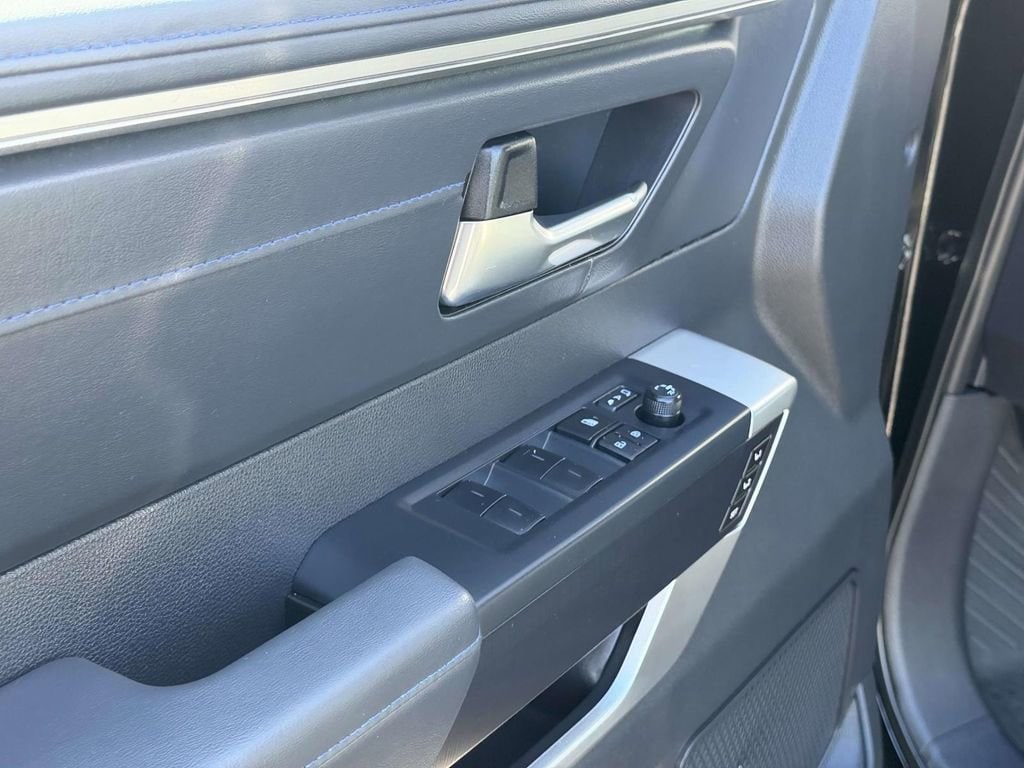 2025 Toyota Tundra Platinum - Photo 18
